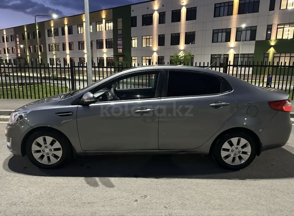 Автомобиль kia rio