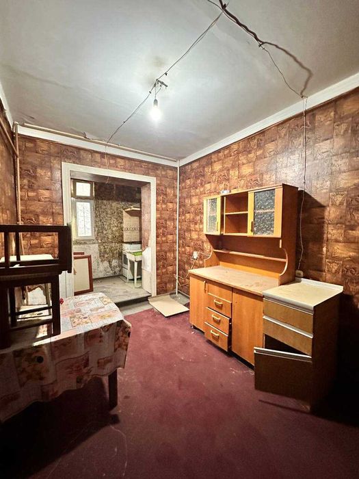 Продаётся 2 комнатная квартира можно под бизнес 1 этаж