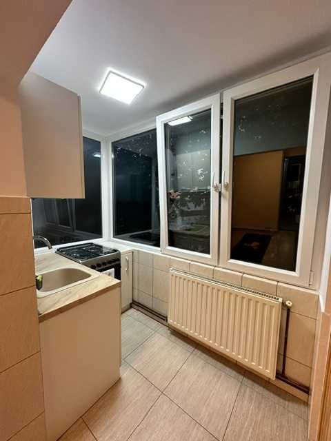 Inchiriez apartament 3 camere