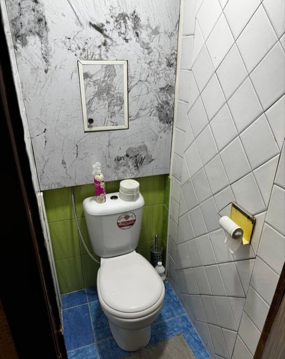 (4) Мирзо Улугбекский р-он Феруза. 205 школа. 1/1/4  33м².