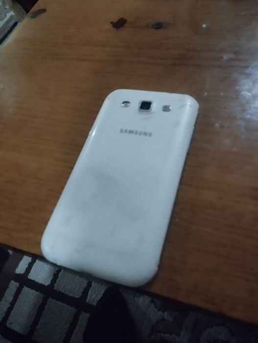 Продам телефон самсунг