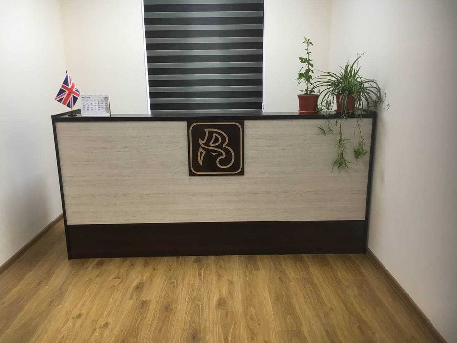 Ресепшн стойка для посетителей 2100