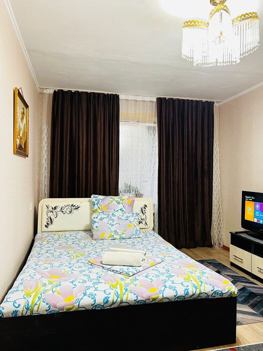 Суточно квартира в 11 мкр