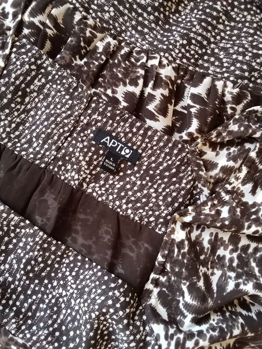 Костюм, блузка и юбка