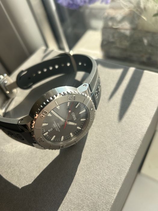Oris Aquis Date Relief 43.5mm