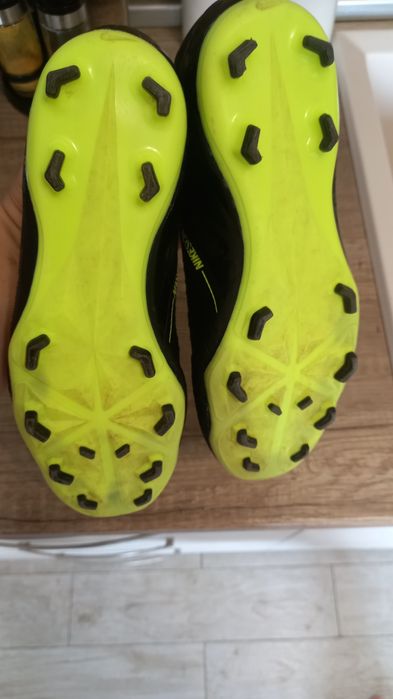 Футболни детски бутнки На Найк