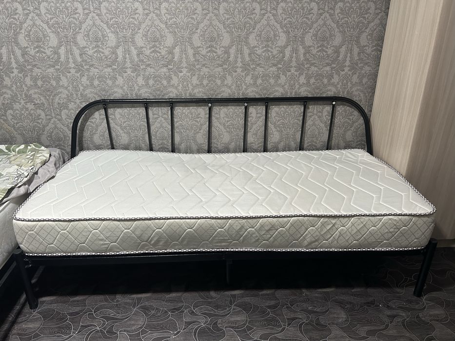 Продам односпальную кровать