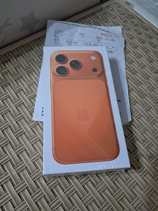 Продам Айфон 17про