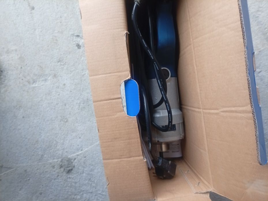 Vînd vibrator beton marca Dedra nou folosit o singura dată