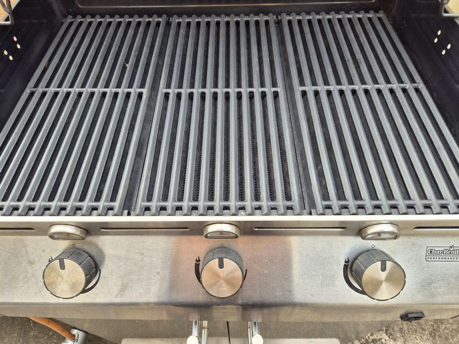Газово барбекю CharBroil с котлон