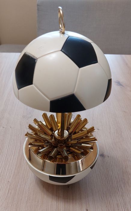 Футболна топка- декоративен диспенсър за цигари, 1970г.