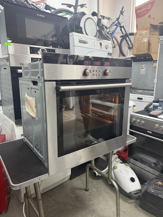 Фурна за вграждане SIEMENS