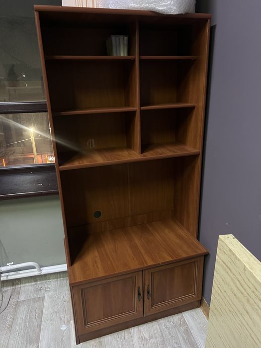 Отдам бесплатно шкаф срочно