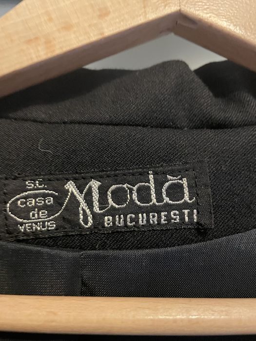 Casa de moda Venus sacou dama nou negru M
