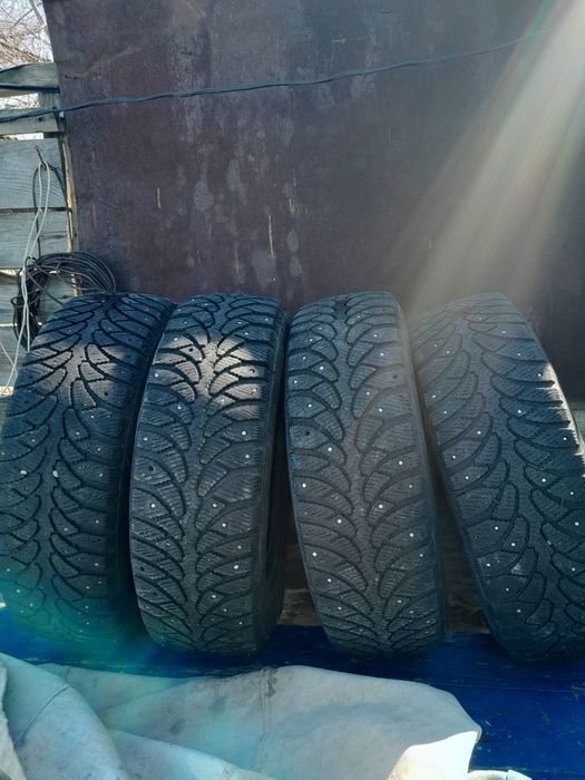 Шины 4 штук 65R15