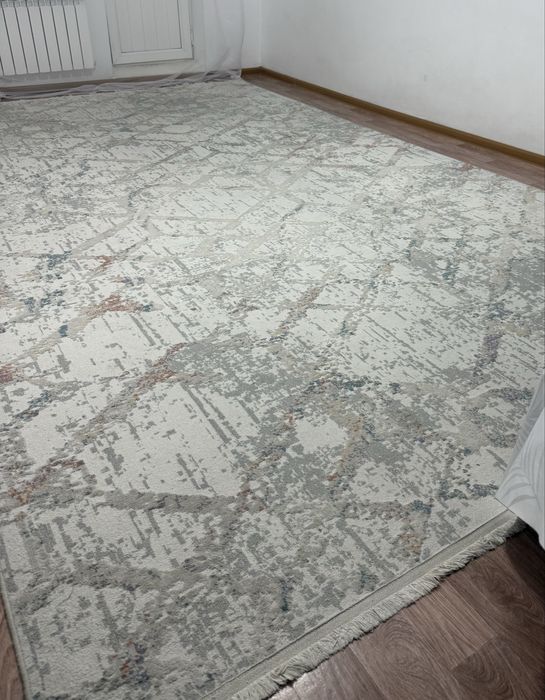 В хорошем состаение продаеться ковер