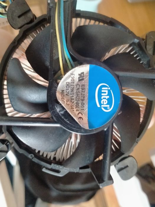 Кулер интеловский