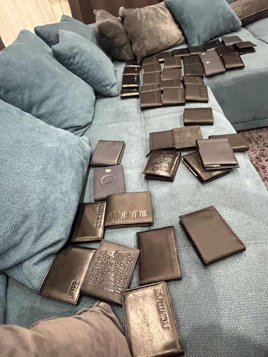 Мъжки портфейли внос от Италия.Ест. кожа.Нови,за футболни маниаци :)