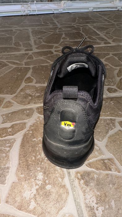 Adidasi nike vapor max