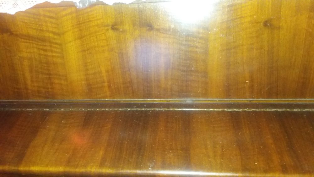 Pianina Doina , placă de bronz,corzi încrucișate.