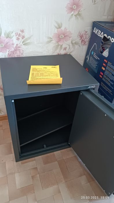 Продам сейф для документов