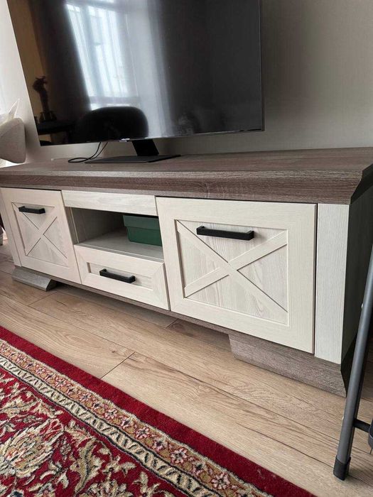 TV шкаф, в отличном состоянии 50 000 тг, состояние новое
