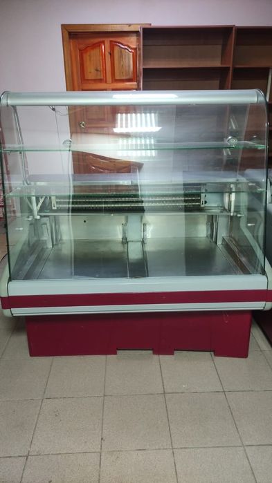 Продам витриные холодильники