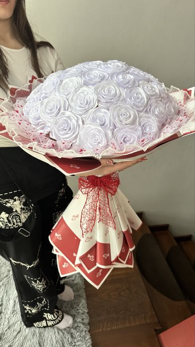 Buchete trandafiri satin