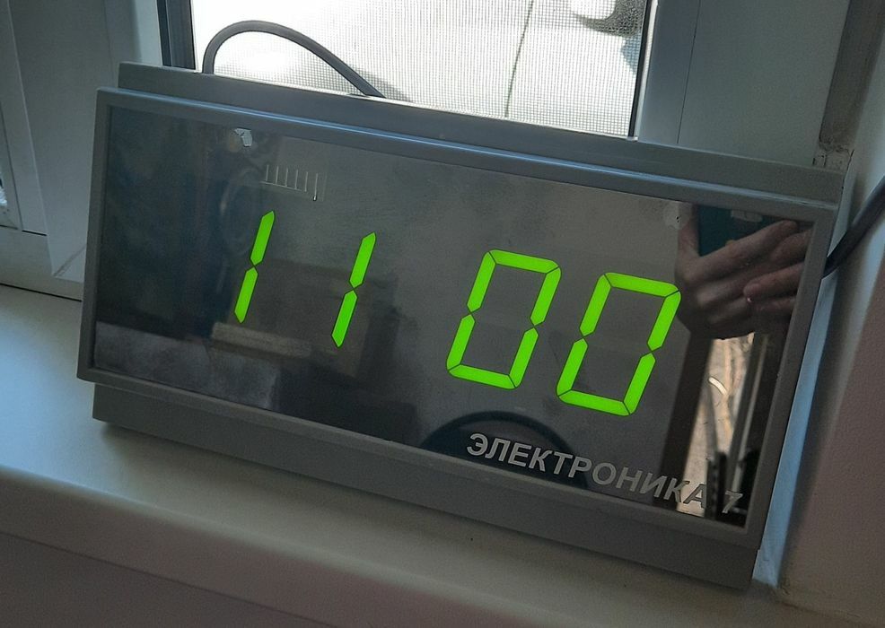 декор железо ссср .листайте.часы