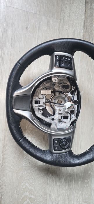 Volan toyota yaris 2011-2018