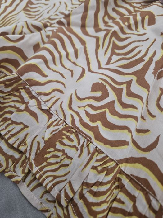 Къси панталони нови