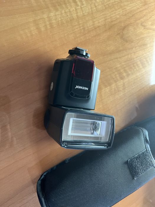 Blit universal Neewer TT560