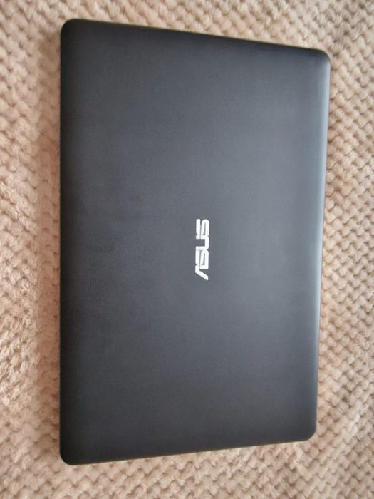 Продам современный ноутбук asus сумка мышка