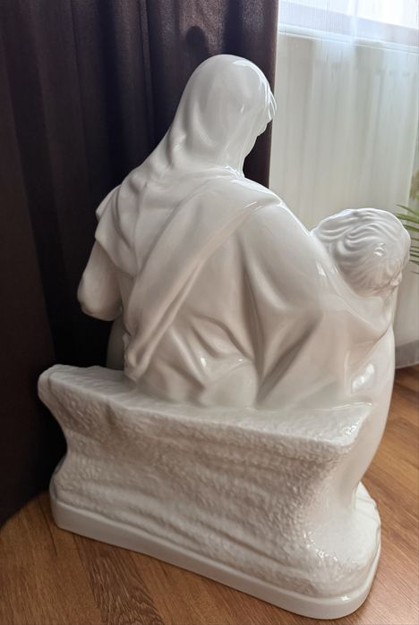 Statueta porcelan
