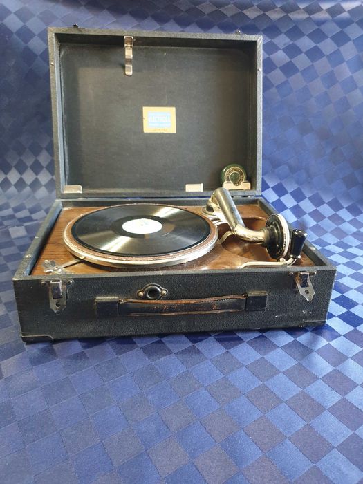 Безупречен  грамофон ELECTROLA