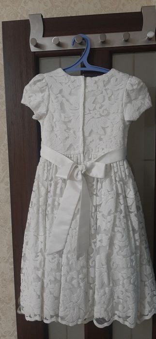 Продается платье для девочки 6-7лет ростовка 116