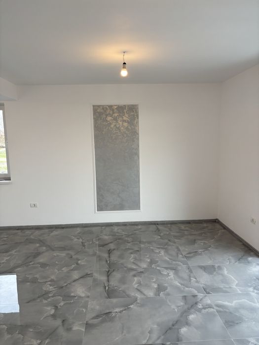Oferta casa la pret de apartament .Se vinde 1/2 duplecx