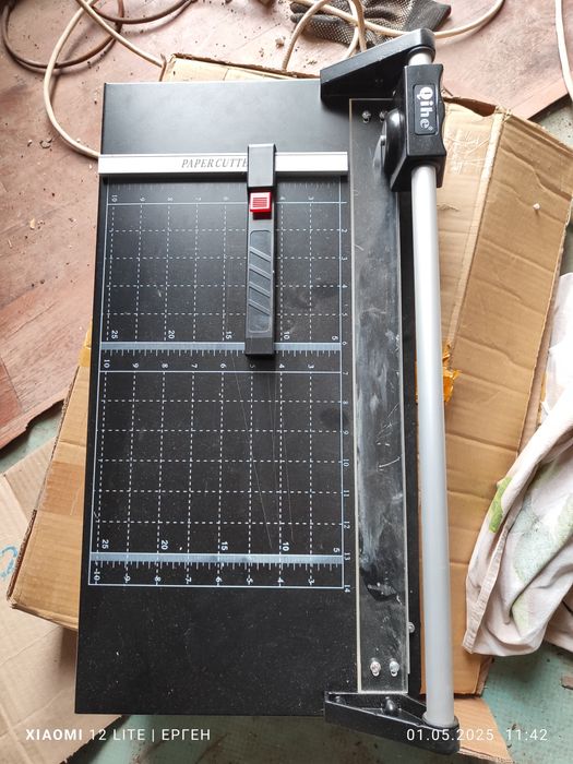 Продам. Резак для бумаги a 4 роликовый