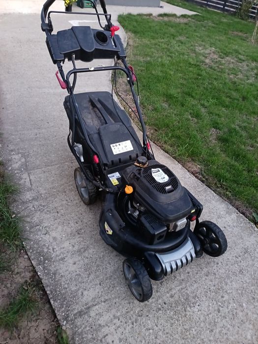 Masina tuns iarba tractiune si pornire electrica Brast 196 cmc