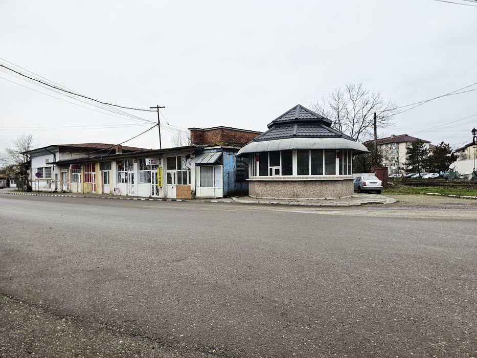 De închiriat  spațiu comercial  (ciuperca)