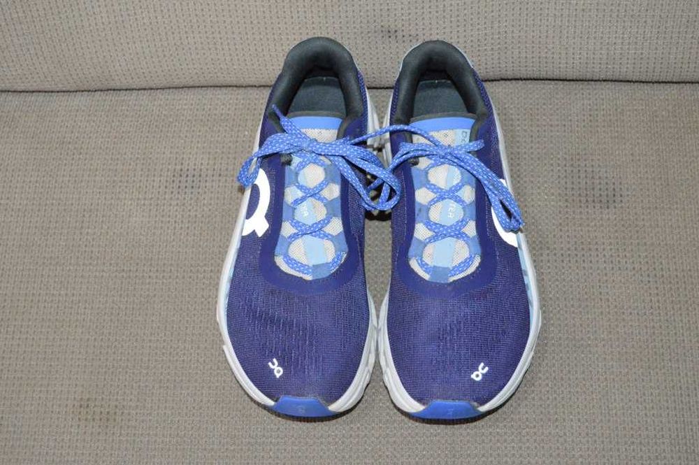 Adidași Premium ON Running Cloudmonster Mărimea 37.5 – Amortizare Maximă