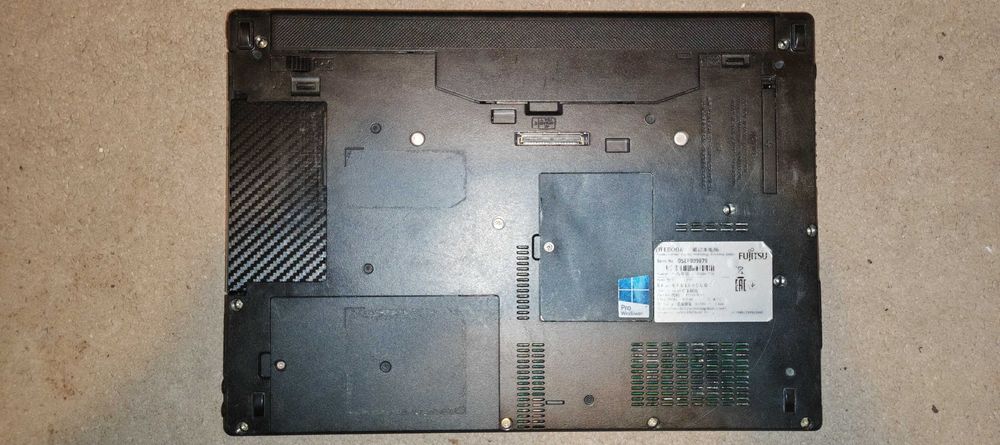 Laptop Fujitsu LifeBook  E736 Intel Core I5 6300U 8gb ddr4 dspy 13,2inch ULTIMELE