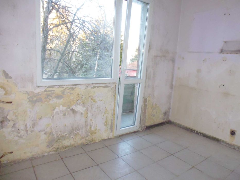 Двустаен апартамент, непреходен за продажба в ж.к.Надежда2, гр. София