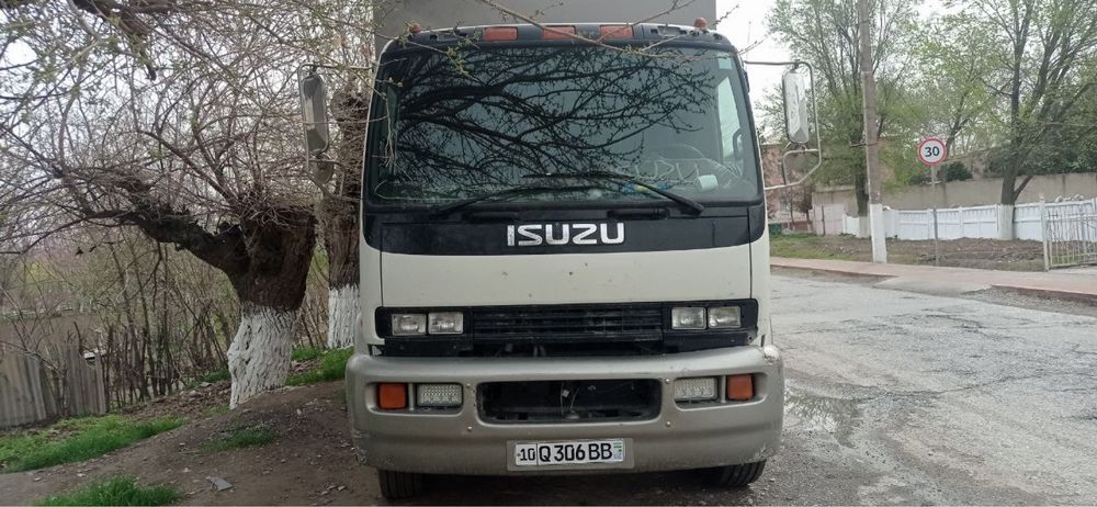 isuzu 10 tonnali sotiladi
