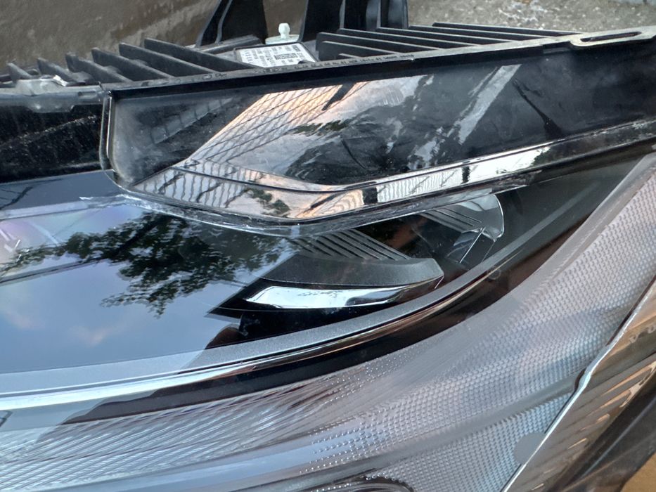 Фар за VOLVO XC60 ляв