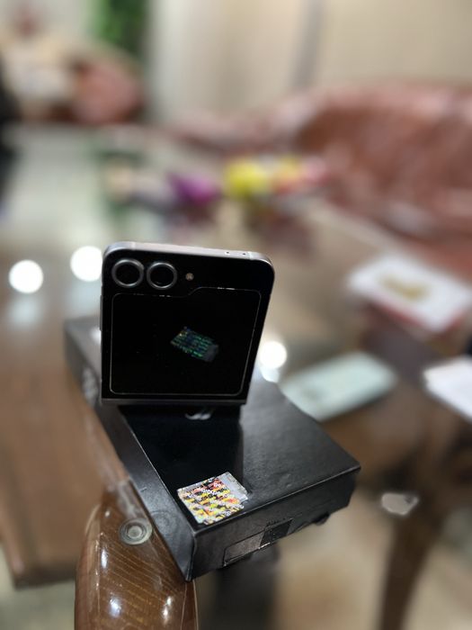 Samsung Galaxi Z Flip6