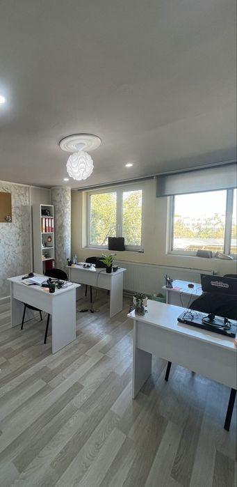 Birou alb ideal pentru casa / elevi