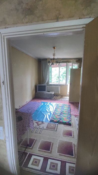 Продается 3/3/4 квартира,без ремонта,ориентир спорткомплекс Умид.