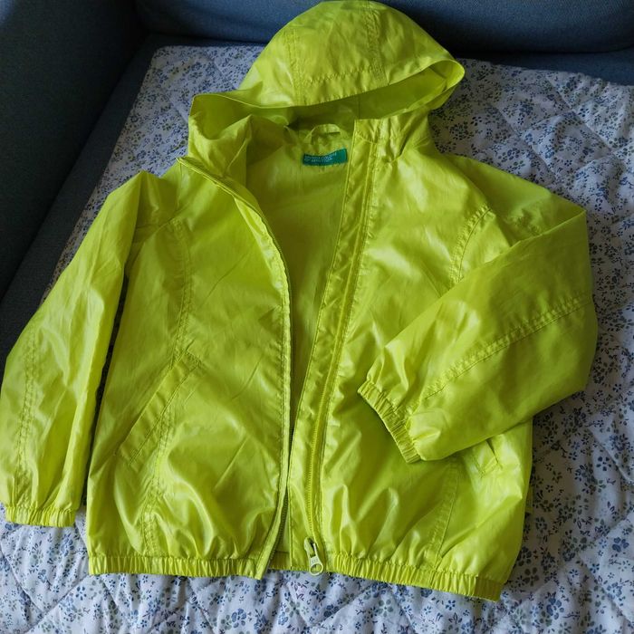 Яке BENETTON 92-98 ветровка неразличима от нова