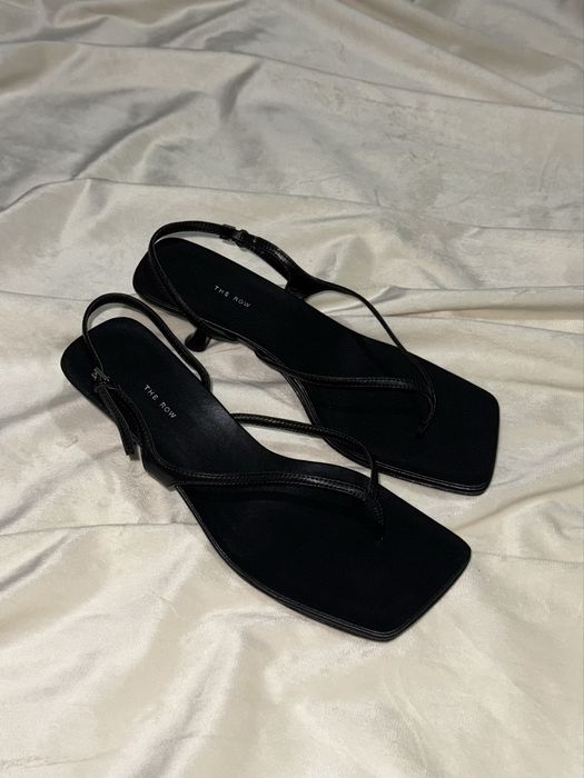 туфли от бренда The Row